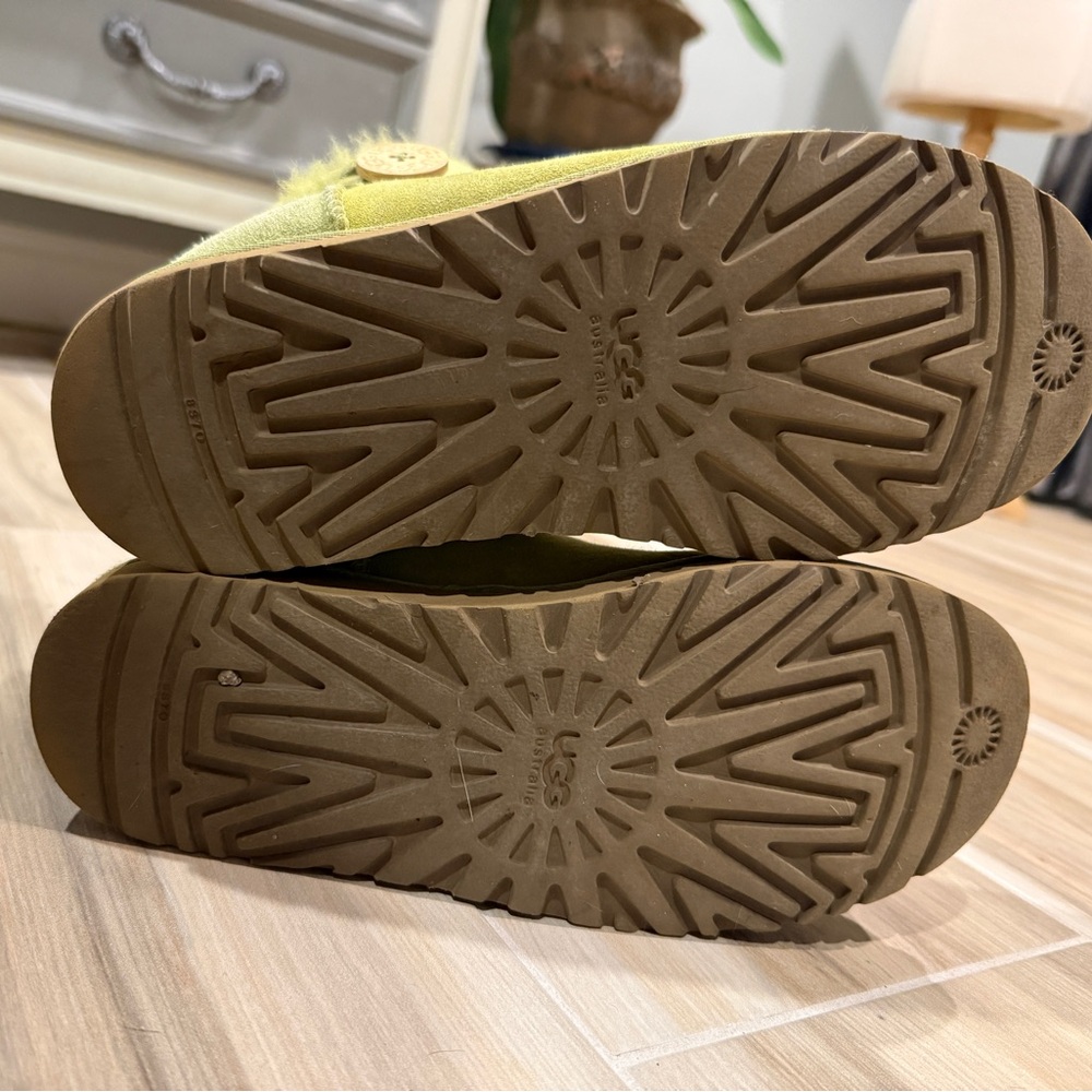Ugg Mini Bailey Button boots - Lime Green hard to… - image 8